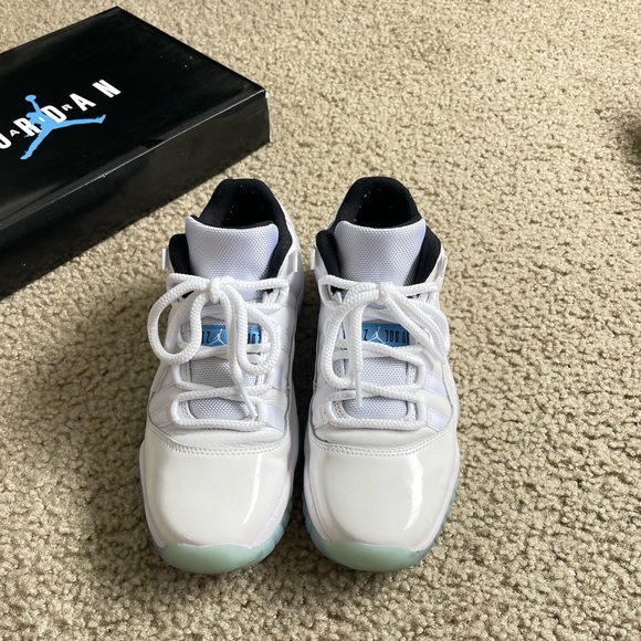 Jordan 11 Legend Blue GS (6Y) - Picture 3 of 6